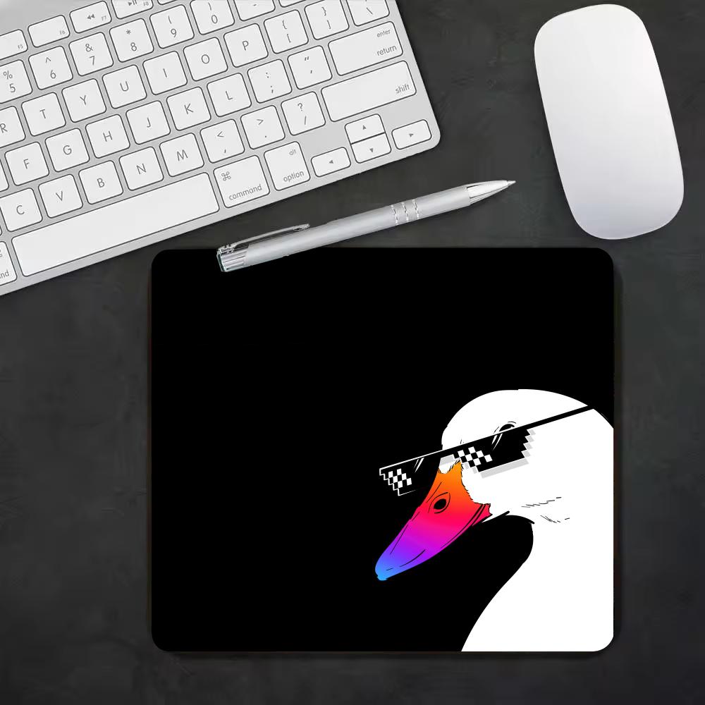 Petit tapis de souris à motif  - Desk Setup Background avis et prix